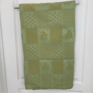 Simons Green Patterned Table Linen Tablecloth with 6 matching napkins Shiny